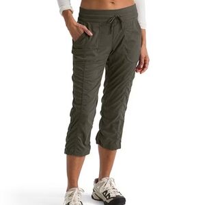 The North Face Water Resistant Drawstring Capri Pant Size Large
